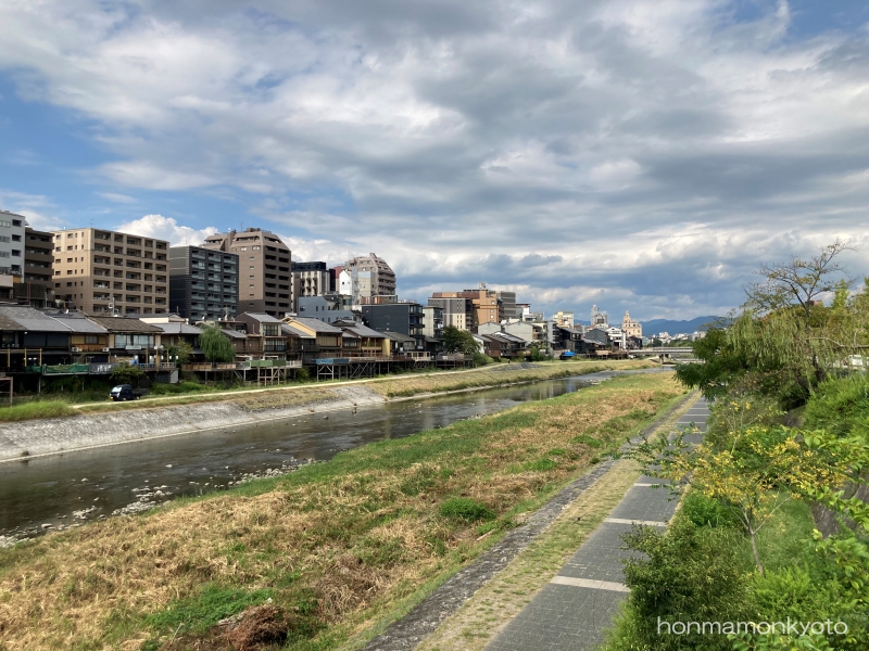 鴨川北を見る。川床を撤去